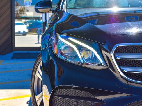 Used 2019 Mercedes-Benz E 300 4MATIC w/ Convenience Package image 5