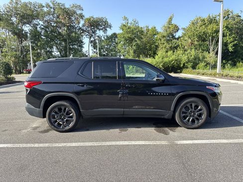 Used 2020 Chevrolet Traverse RS FWD image 2