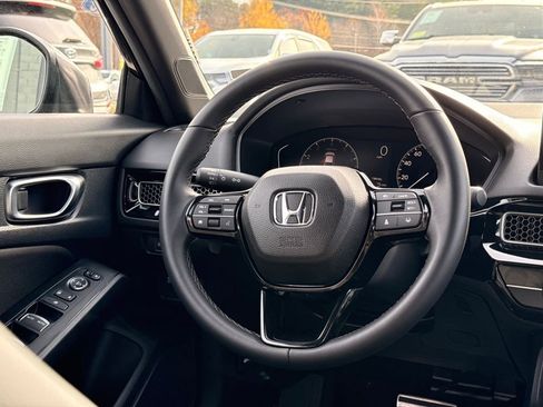 Used 2025 Honda Civic Sport image 19