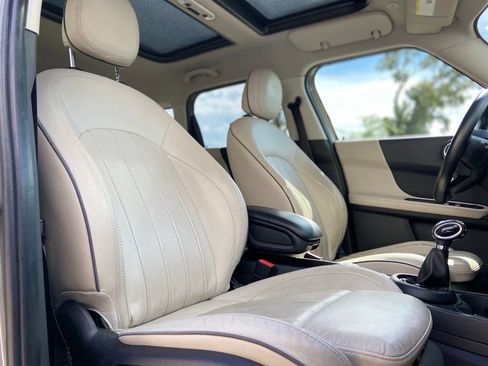 Used 2018 MINI Cooper Countryman FWD image 18