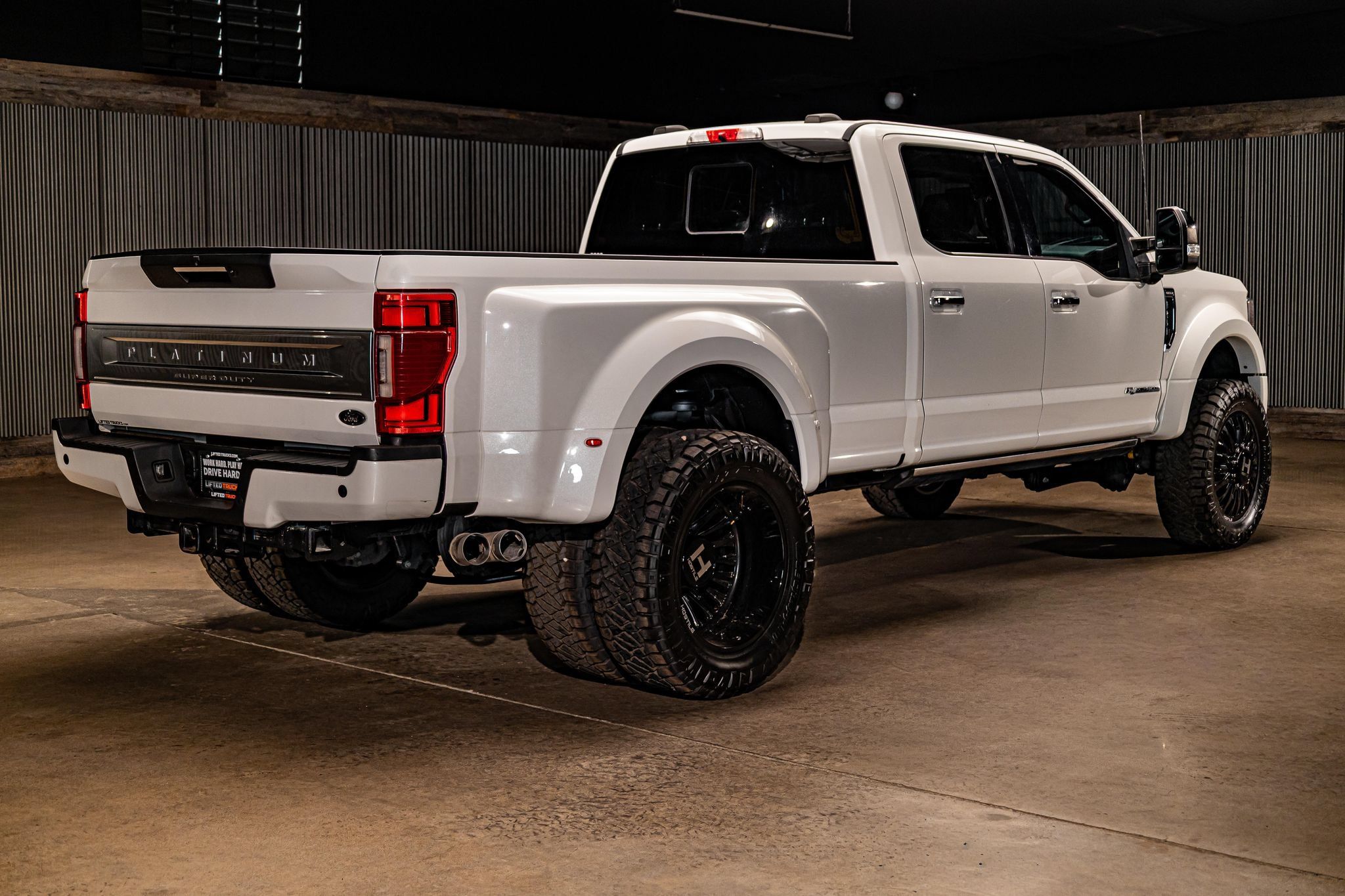 Used 2022 Ford F450 Platinum w/ FX4 Off-Road Package AWD/4WD image 9
