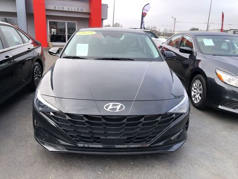 Used 2023 Hyundai Elantra SEL w/ Convenience Package image 8