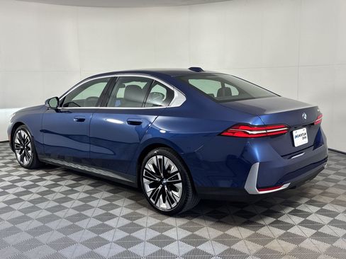 Used 2026 BMW 530i RWD image 3
