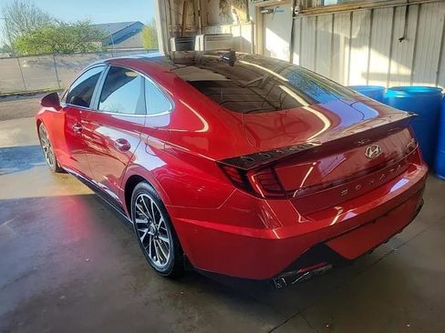 Used 2021 Hyundai Sonata Limited w/ Preferred Accessory Package FWD image 2