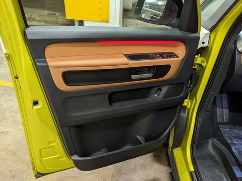 New 2025 Volkswagen ID. Buzz Pro S Plus AWD/4WD image 9
