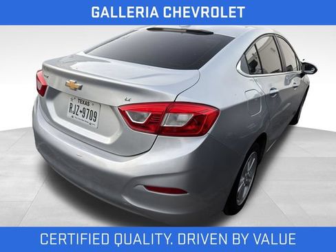 Used 2017 Chevrolet Cruze LT w/ Convenience Package FWD image 3