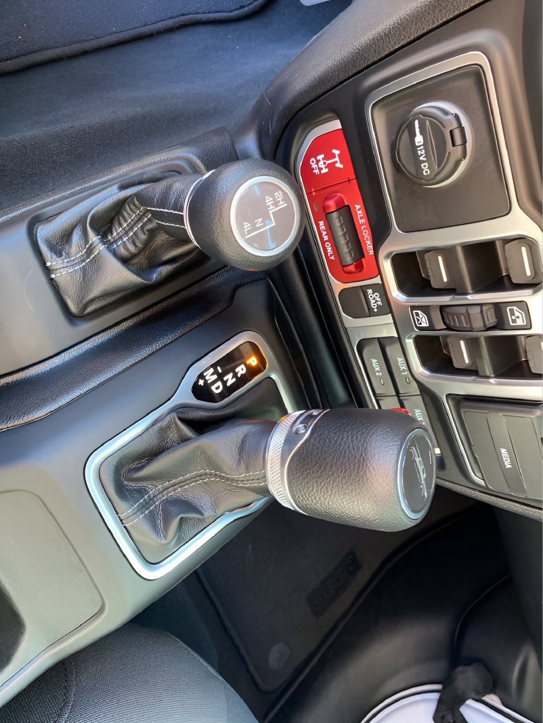 Used 2026 Jeep Gladiator Mojave AWD/4WD image 22