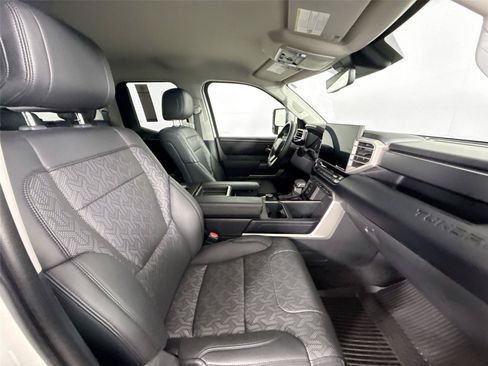 Used 2022 Toyota Tundra SR5 w/ SR5 Premium Package RWD image 40