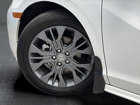 Used 2025 Honda Odyssey Touring image 40