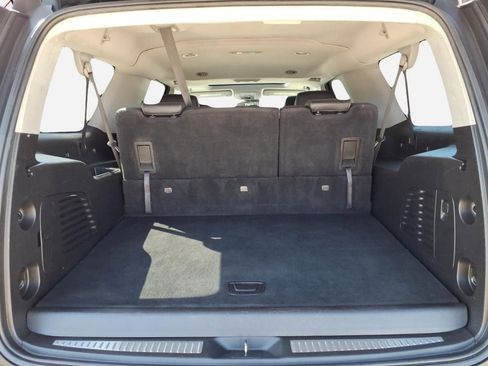 Used 2020 Chevrolet Suburban LT AWD/4WD image 6