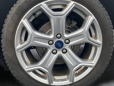 Used 2018 Ford Escape Titanium w/ Ford Safe & Smart Package image 10