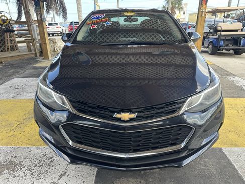 Used 2016 Chevrolet Cruze LT w/ Convenience Package image 2