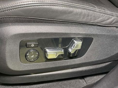 Used 2023 BMW X7 xDrive40i w/ Executive Package image 17