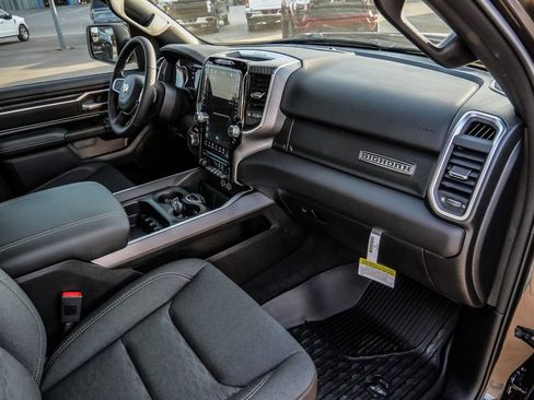 New 2026 RAM 1500 4x4 Crew Cab image 15