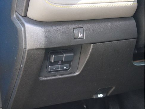 Used 2024 Chevrolet Colorado ZR2 w/ Safety Package AWD/4WD image 15