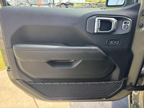 Used 2025 Jeep Gladiator Sport AWD/4WD image 20