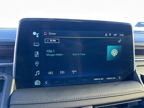 Used 2024 Chevrolet Tahoe Z71 w/ Luxury Package image 25