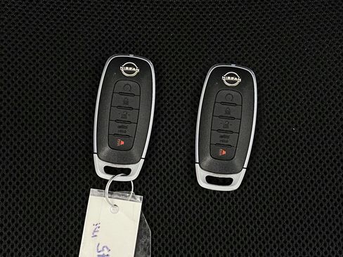 Used 2025 Nissan Versa SR w/ Trunk Package FWD image 9