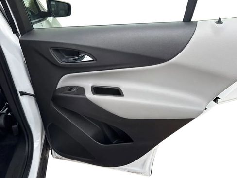 Used 2024 Chevrolet Equinox LS w/ LS Convenience Package image 29