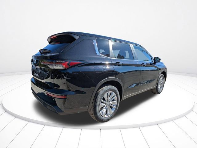 New 2026 Mitsubishi Outlander ES FWD image 4
