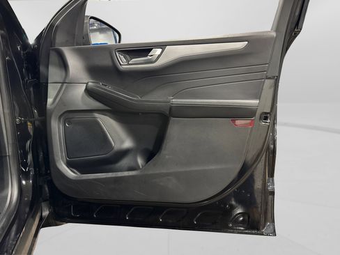 Used 2025 Ford Escape Platinum image 41