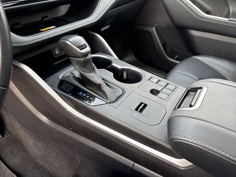 Used 2024 Toyota Highlander XSE image 19