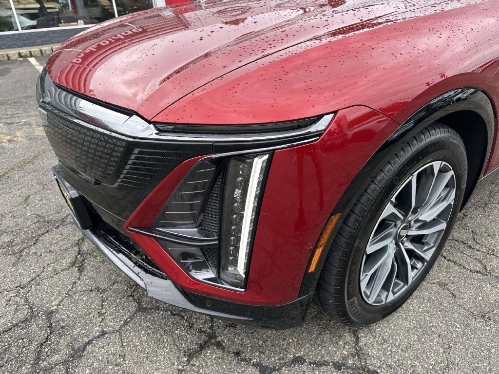 Used 2024 Cadillac Lyriq Sport RWD image 8