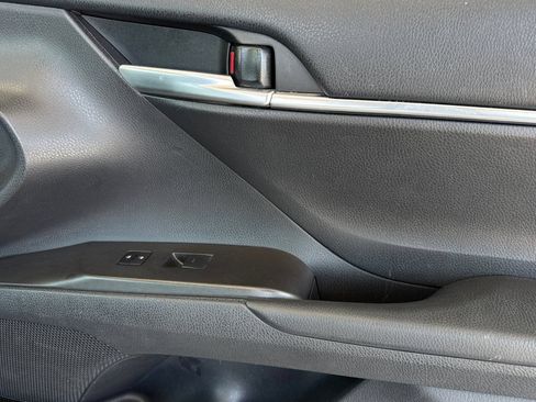 Used 2024 Toyota Camry SE FWD image 18