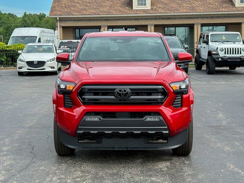 Used 2026 Toyota Tacoma SR5 AWD/4WD image 4