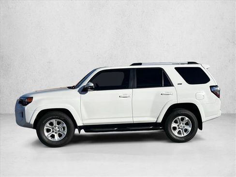 Used 2022 Toyota 4Runner SR5 Premium image 8