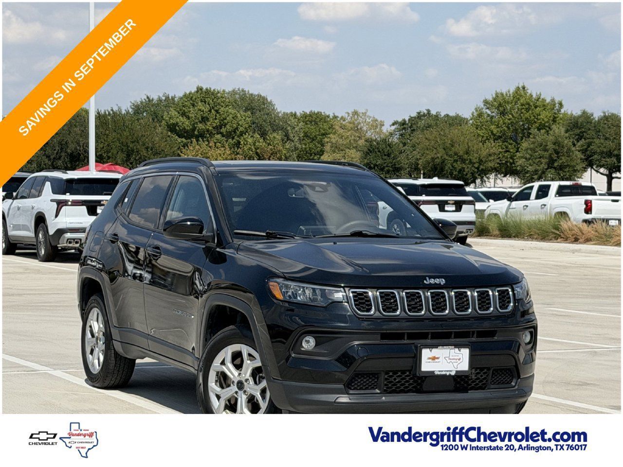 Used 2025 Jeep Compass Latitude w/ Sun & Sound Group AWD/4WD image 2
