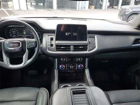 Used 2022 GMC Yukon SLT w/ SLT Premium Package image 10