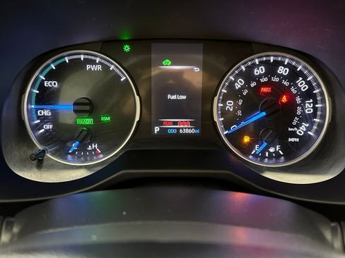 Used 2021 Toyota RAV4 XLE Premium image 13