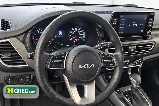 Used 2023 Kia Seltos LX AWD/4WD image 13