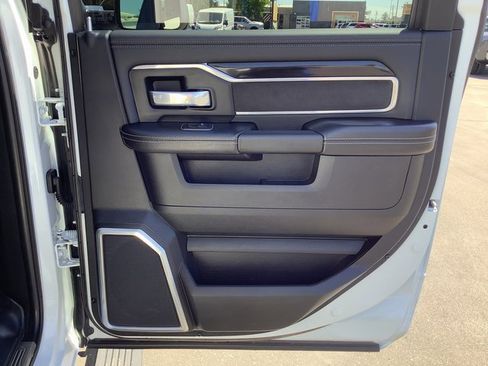 Used 2022 RAM 3500 Laramie image 40