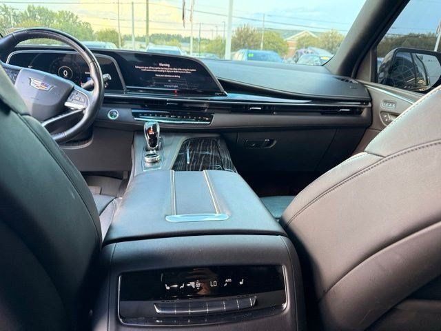 Used 2021 Cadillac Escalade Sport w/ Driver Assist Tech Package AWD/4WD image 17