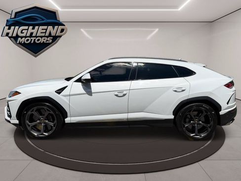 Used 2020 Lamborghini Urus AWD/4WD image 3