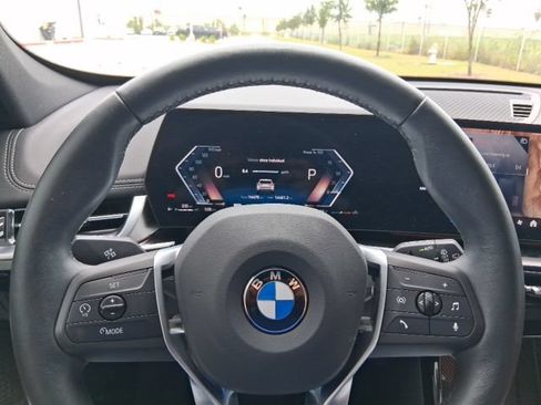 Used 2025 BMW X1 xDrive28i w/ Convenience Package AWD/4WD image 8