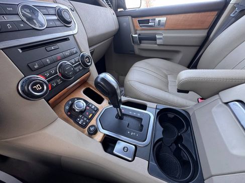 Used 2013 Land Rover LR4 HSE AWD/4WD image 25