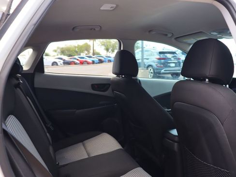 Used 2021 Hyundai Kona SEL FWD image 28