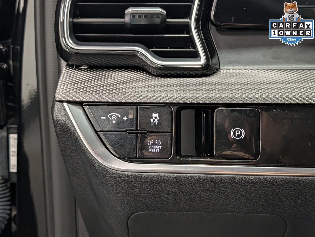 Certified 2025 Kia Sportage LX AWD/4WD image 22