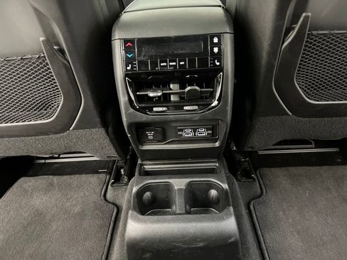 Used 2024 Jeep Grand Cherokee L Limited w/ Luxury Tech Group II image 24