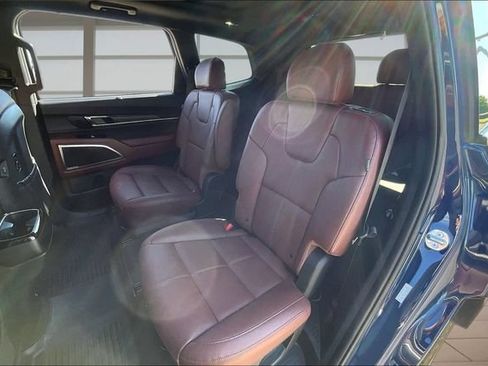 Used 2025 Kia Telluride SX w/ SX Captain's Chair Package AWD/4WD image 26