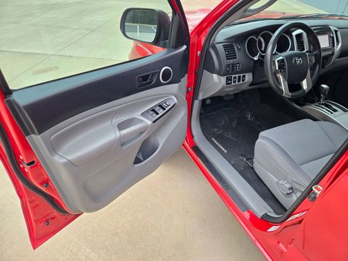 Used 2015 Toyota Tacoma 4x4 Double Cab w/ TRD Sport Package image 10