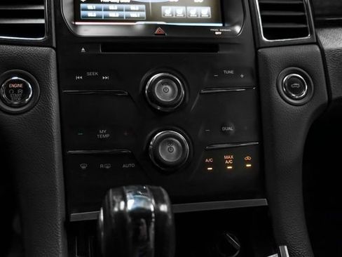 Used 2015 Ford Taurus Limited FWD image 22