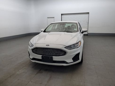 Used 2020 Ford Fusion SE FWD image 15