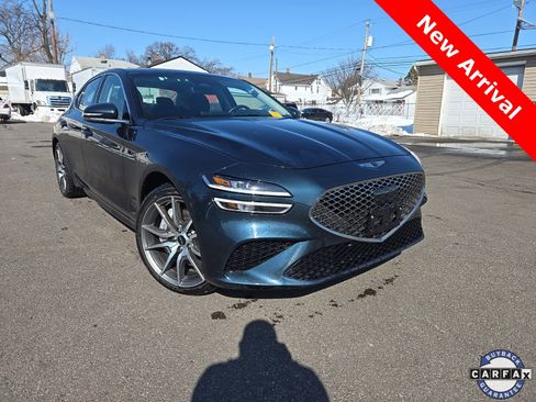 Used 2025 Genesis G70 2.5T image 1