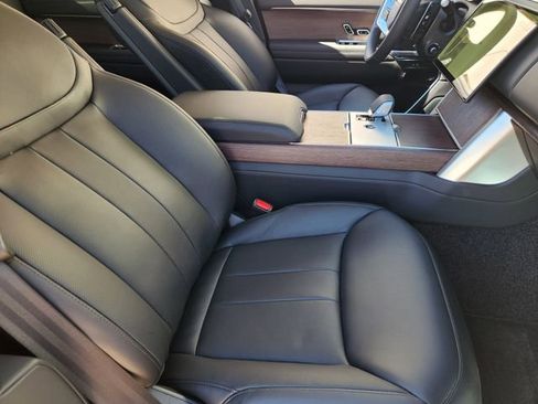 New 2026 Land Rover Range Rover SE image 10