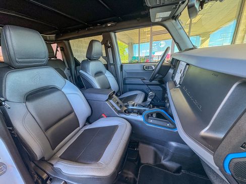 Used 2024 Ford Bronco Black Diamond AWD/4WD image 28