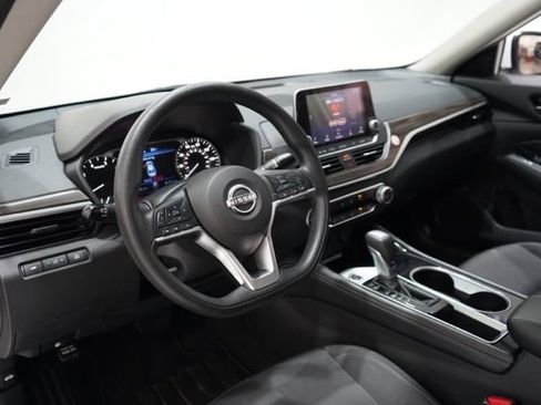 Used 2023 Nissan Altima 2.5 SV image 17